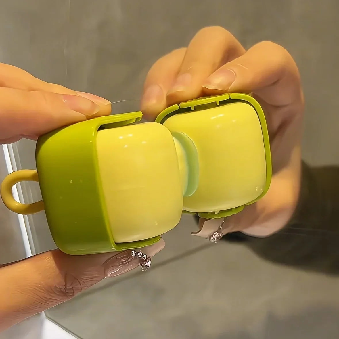 くり返し使えるペット毛取りローラー™｜洗える携帯用 犬猫の抜け毛 衣類・ソファクリーナー